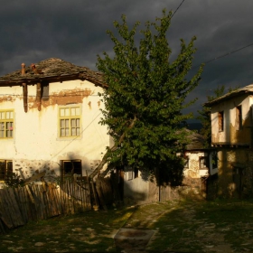 Село Долен