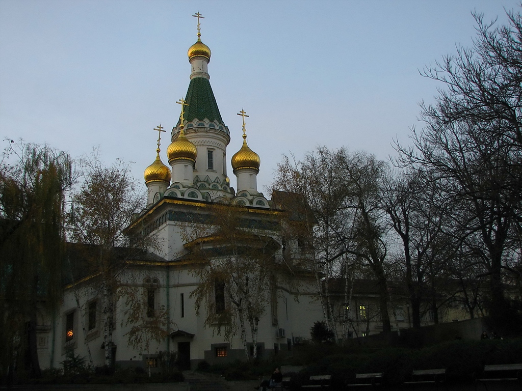 Когато  вечерта смирено пада...