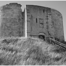 Йорк-Clifford's Tower