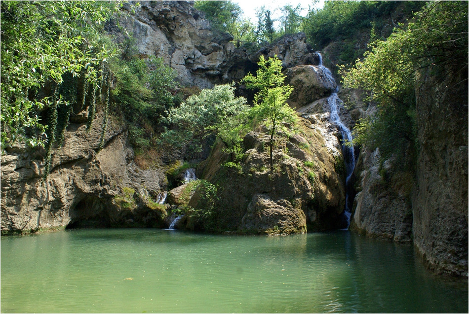 Хотнишките водопади