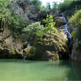Хотнишките водопади