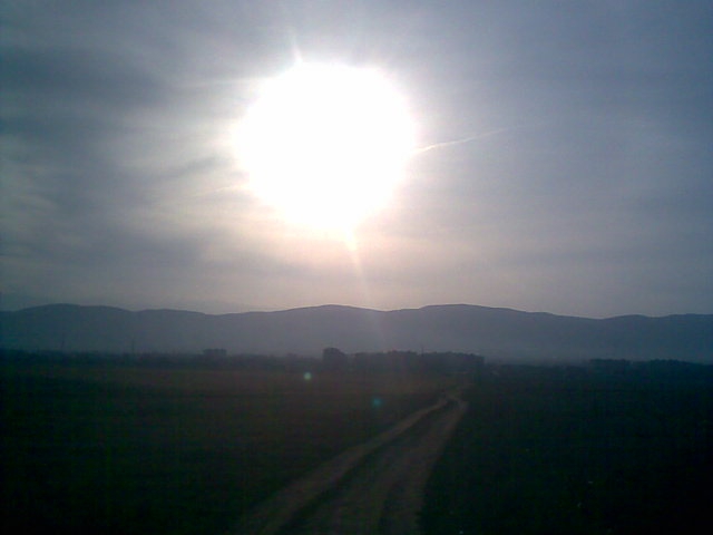 Слънчево и мрачно