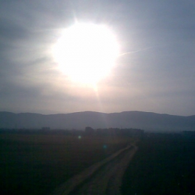 Слънчево и мрачно