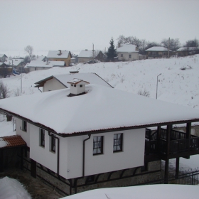 Затрупана къща