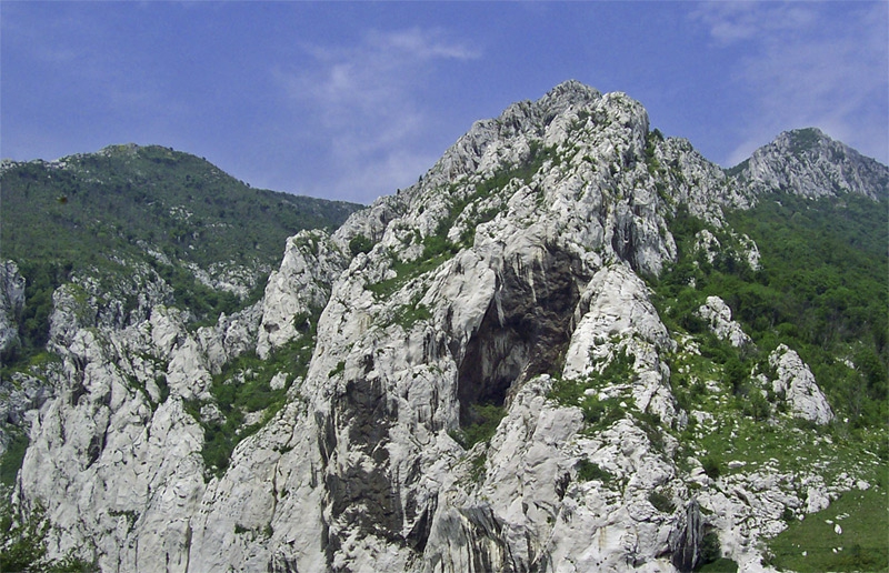 Белите скали