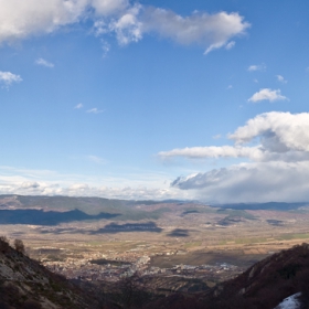 Панорама от с. Делчево - в долината е гр. Гоце Делчев