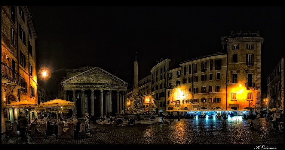 - Piazza della Rotonda -