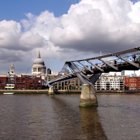 SAINT PAUL cathedral & milenium bridge,LONDON