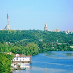 Киев - градът на златните куполи и зелените паркове.....