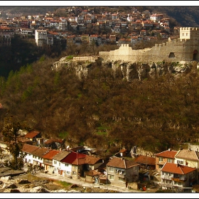 Велико Търново,Трапезица, до къде е стигнала реставрацията на хълма (Март 2010г.).