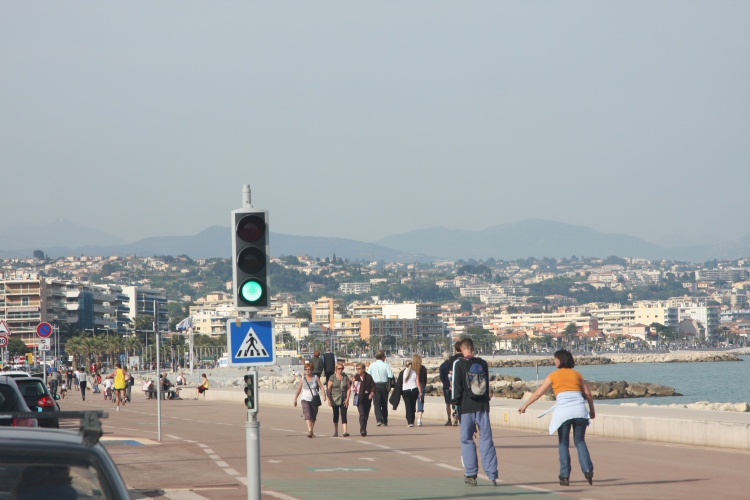 COTE D'AZUR - Попътни впечатления посока Canne sur Mare  - Крайбрежната алея