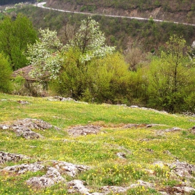 полянката над село :)