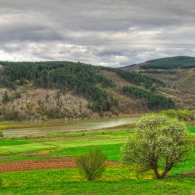 Пролетно край р.Тополница