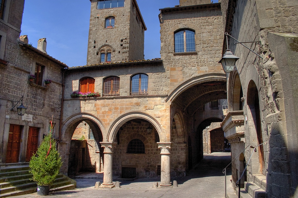 Палатът San Pellegrino (Viterbo.Italy - 1045г.)