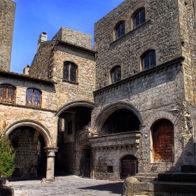 Палатът San Pellegrino (Viterbo.Italy - 1045г.) графично