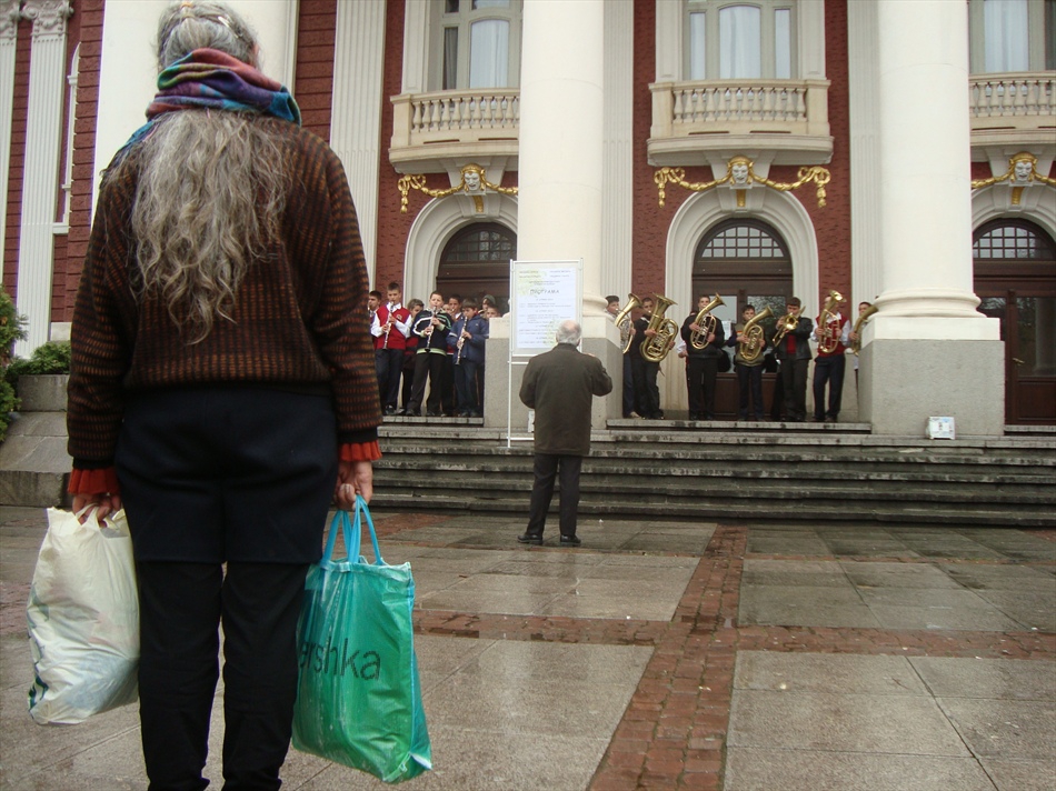 Love to the music doesn`t depend on who are you- a king or... a tramp-lady...