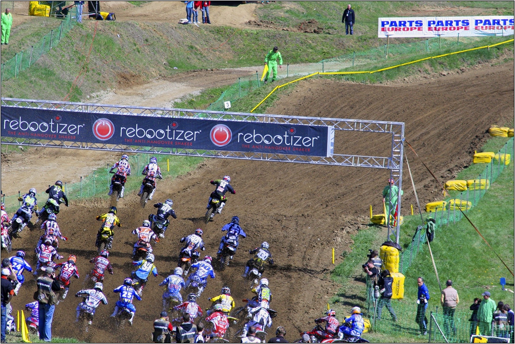 Максимилиан Нагъл - първи от старта до финала на клас  MX1