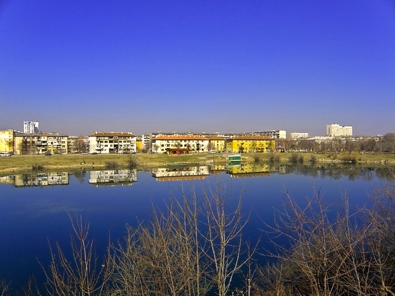 Водно огледало