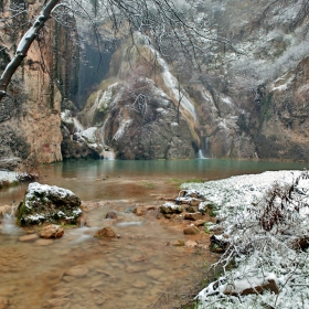 Хотнишки водопад - сняг и дъжд 2