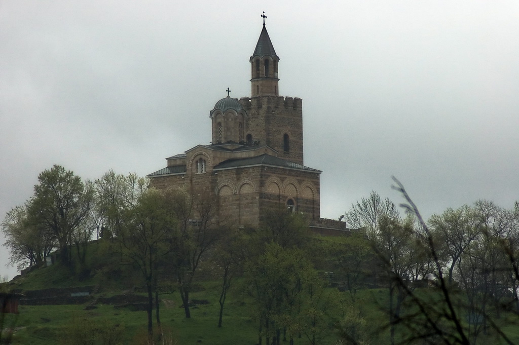 Царевец (Велико Търново) по време на дъжд.