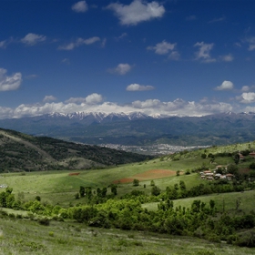 Слънчевите зайчета и планината ...