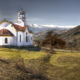 Църквата в село Железна