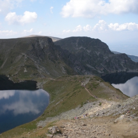 Две отронени сълзи...