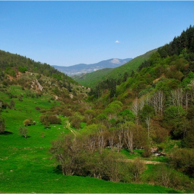 По долината на Фотинска река