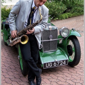 Саксофон ми свири, мамо, на колата, мамо, на старата... :)  Oldtimer Meeting  в Бад Кройцнах... Колата е MG PB 1935