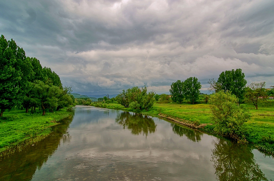 Реката