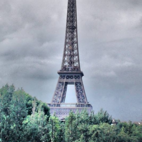 LA TOUR EIFFEL 2