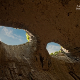 Очите на Бога - Проходна пещера