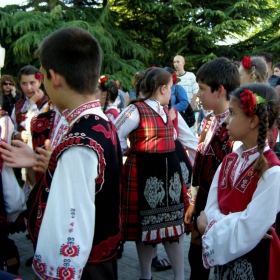 Казанлък в предпразнично настроение!