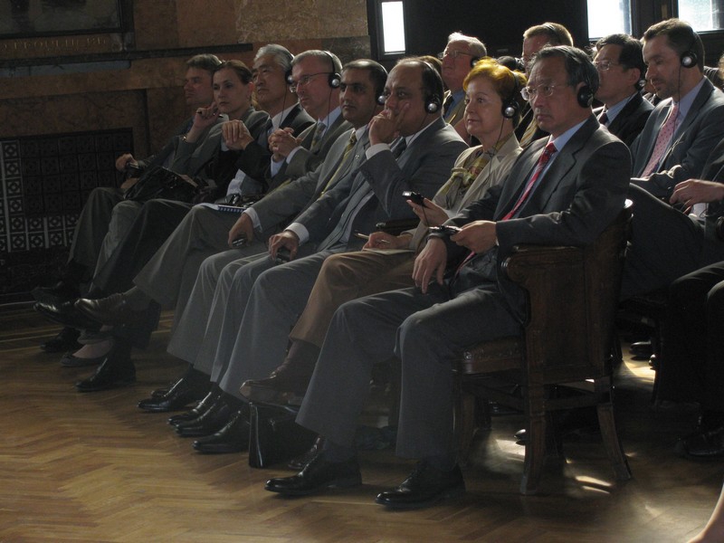 01.07.2010 г. Публична лекция на министъра на външните работи на Р.България Николай Младенов(2)
