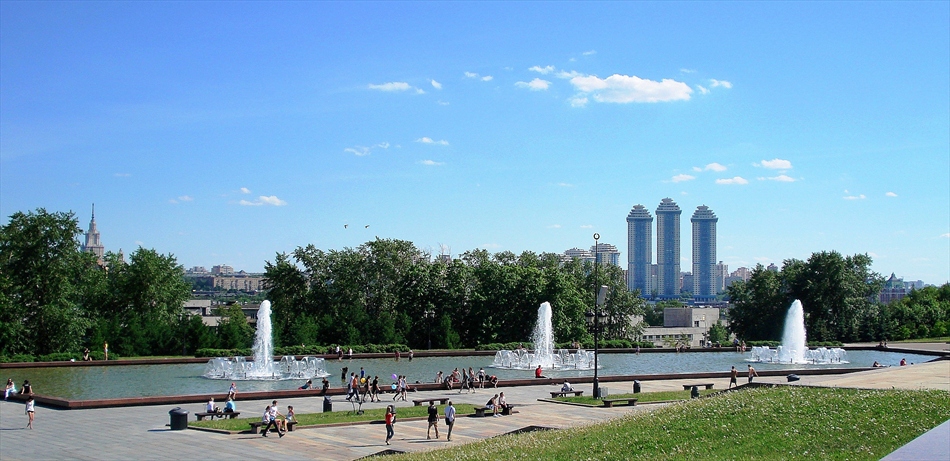 Невероятно, но Факт.........,в Москва два пъти по-топло отколкото у нас!:)
