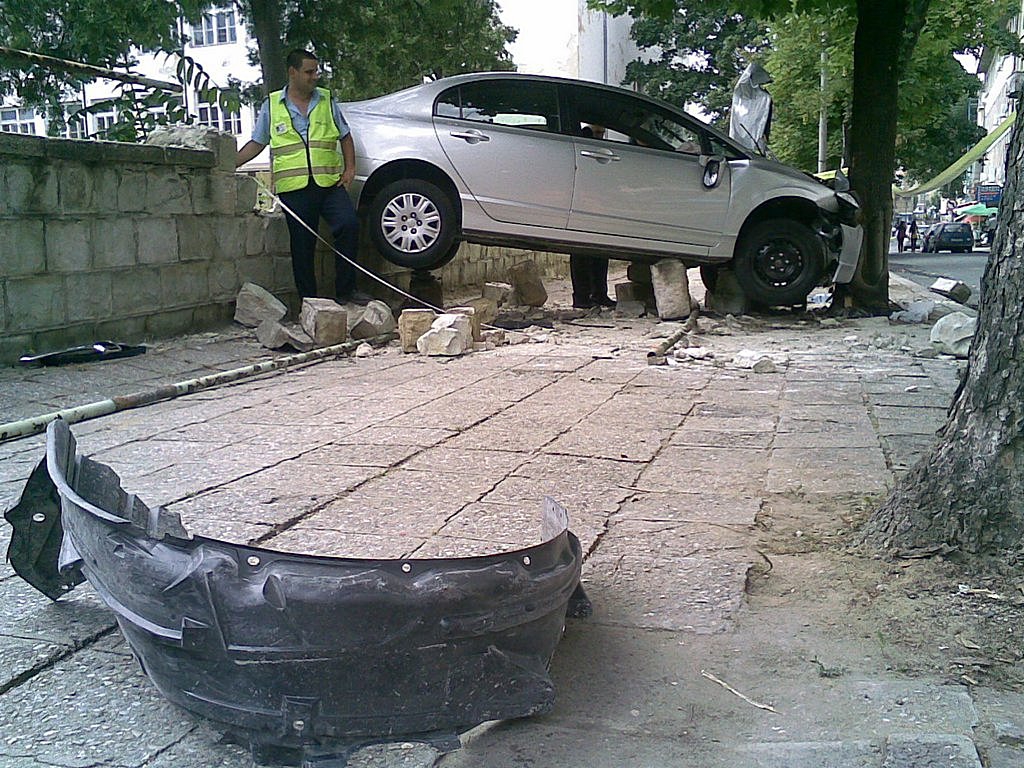 Под предните гуми завърши денят на една нищо неподозираща жена