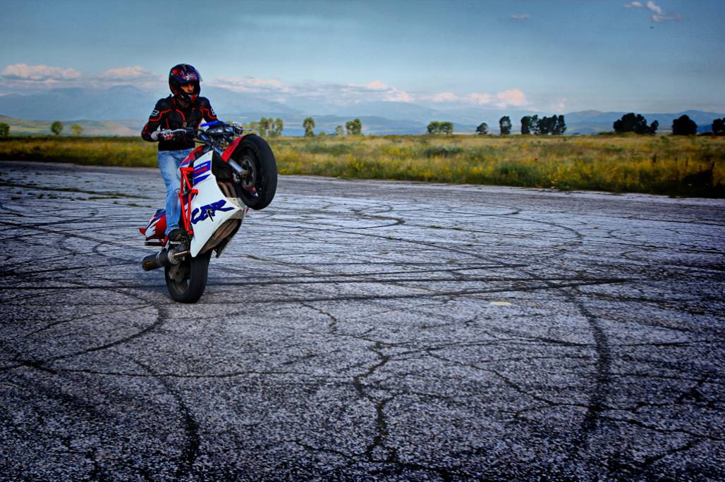  Motorcycle stunt riding