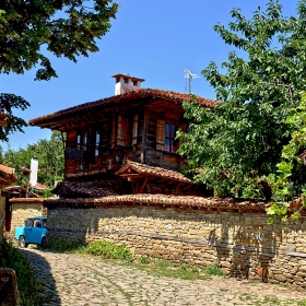 Минало