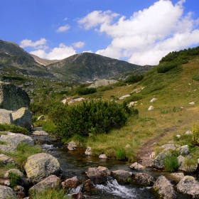 по пътеката, към  езерата.