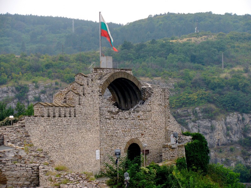 ЛОВЕШКА КРЕПОСТ (ТНЕ FORTRESS OF LOVECH) - ИЗГРЕВЪТ 3
