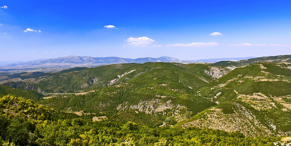Аз съм българче. Обичам наште планини зелени...
