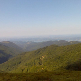 В далечината яз. Сопот