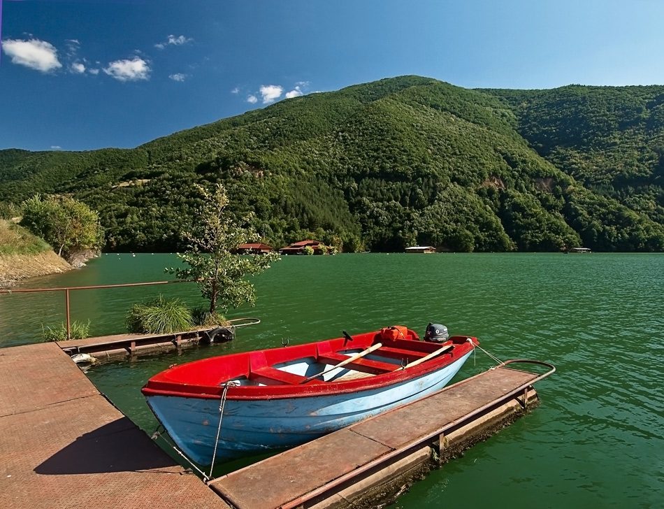 Самотна лодка