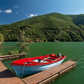 Самотна лодка
