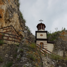 Басарбовски скални църкви