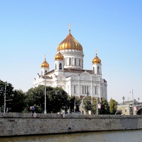 Плавайки по течението на Москва река се натъкнах на тази красота......