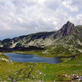 Харамията и Близнака