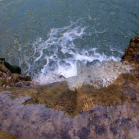 Хотнишки водопад-поглед от горе към вира