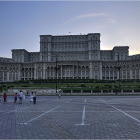 Палатът на парламента, Букурещ