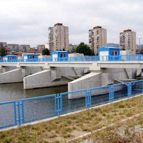 Кърджали - стената на водното огледало